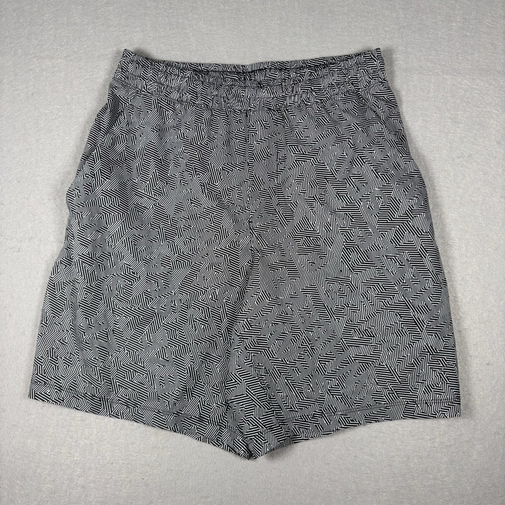 Lululemon Men's Pace Breaker Shorts Size Small Black White Geometric M7AMTS